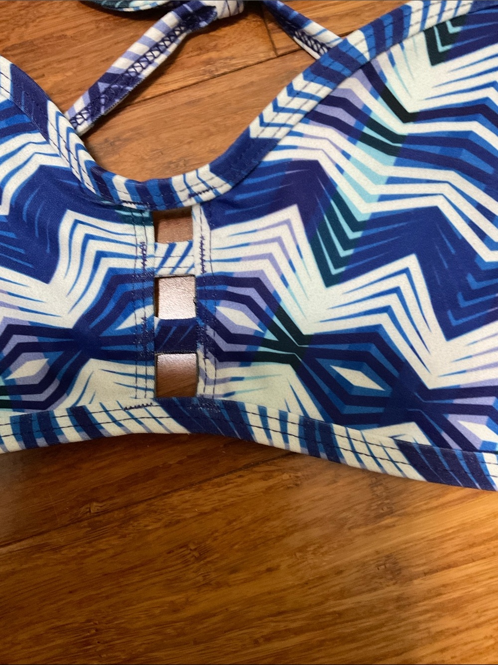 Jolyn TOMCAT bikini Top, Blues and White geometric design Size XXL GUC - Picture 5 of 8